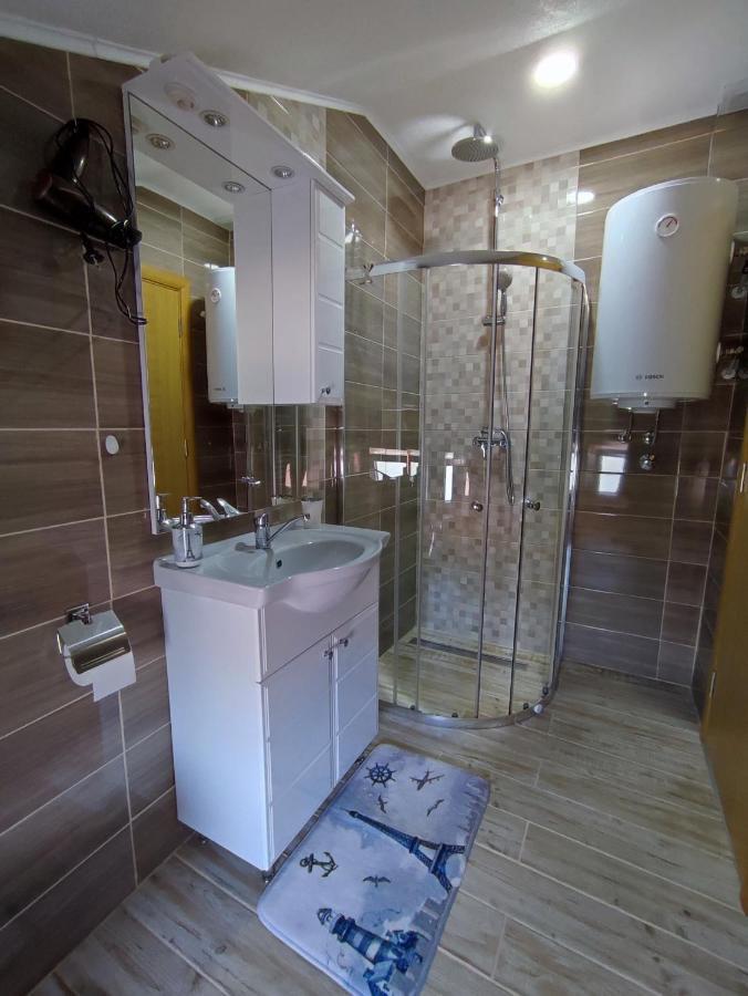 Apartman Toni Gracac  Bagian luar foto
