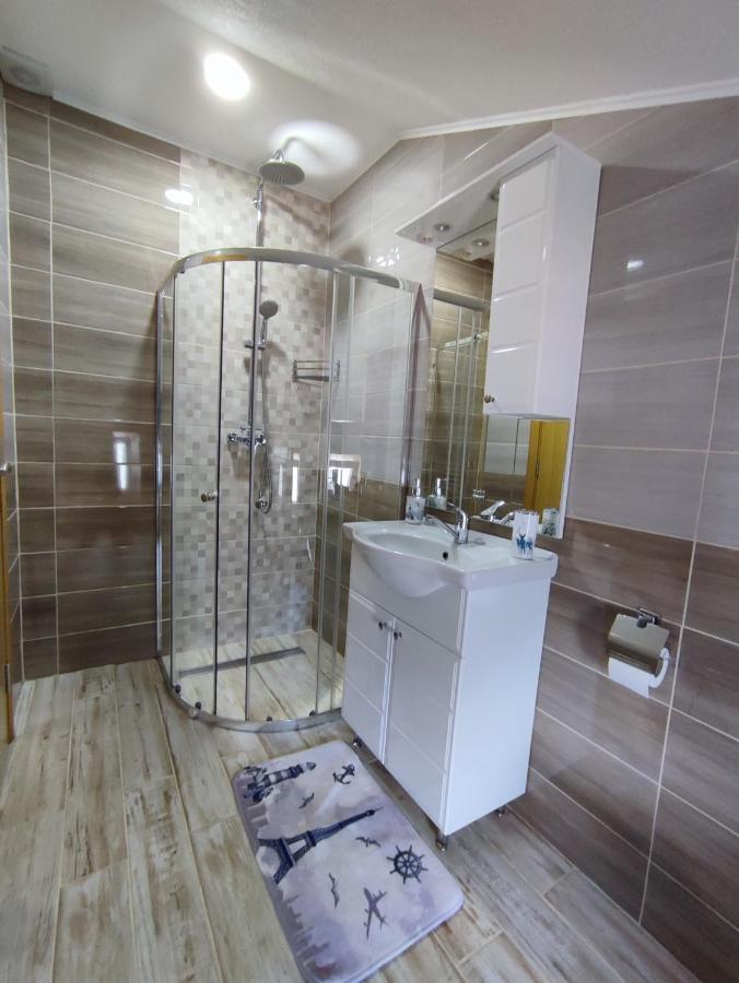 Apartman Toni Gracac  Bagian luar foto
