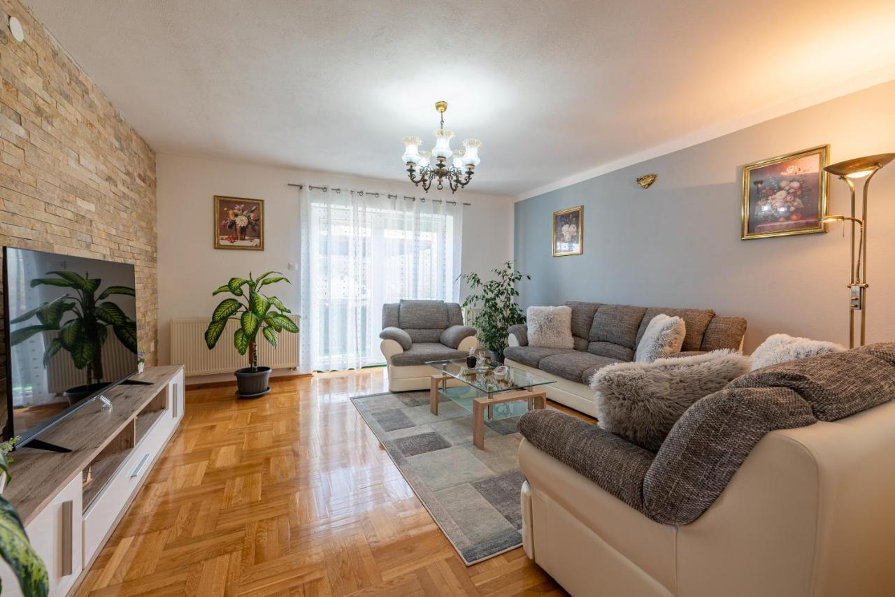 Apartman Toni Gracac  Bagian luar foto