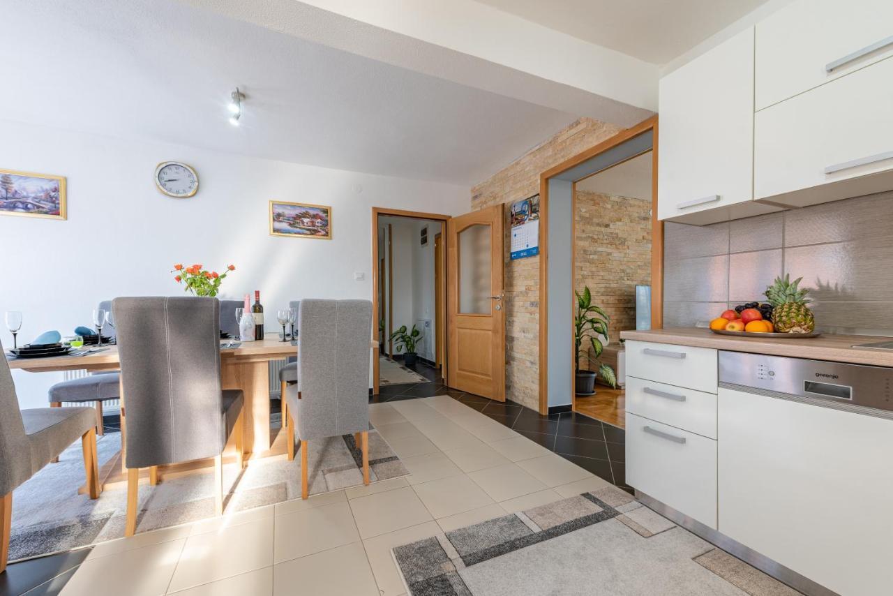 Apartman Toni Gracac  Bagian luar foto