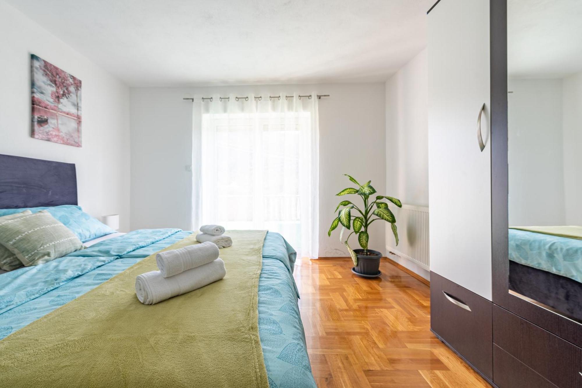 Apartman Toni Gracac  Bagian luar foto