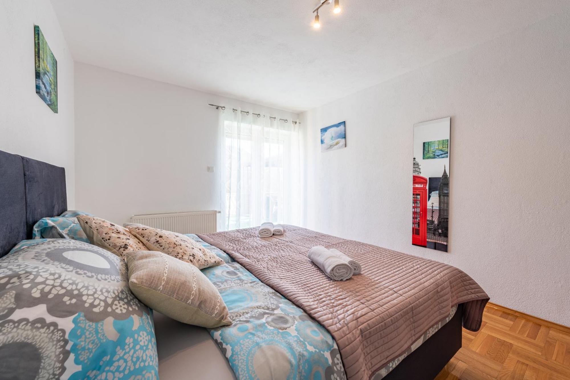 Apartman Toni Gracac  Bagian luar foto
