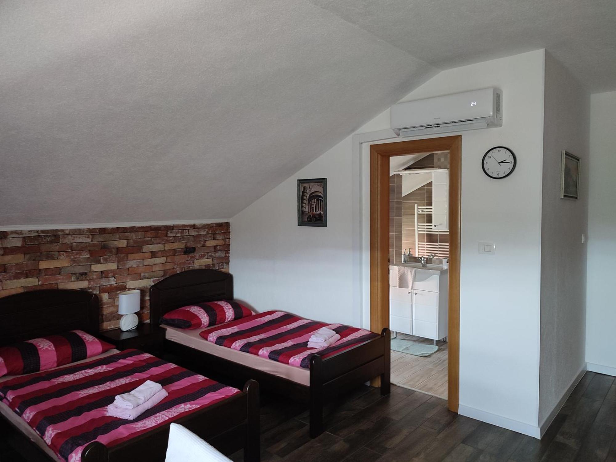 Apartman Toni Gracac  Bagian luar foto